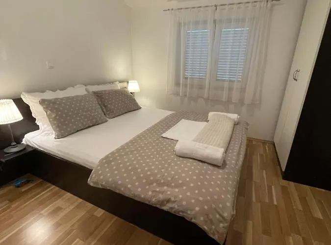 Roko&lovre Paklenica Apartment *