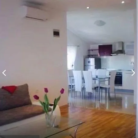 Roko&lovre Paklenica Apartment *