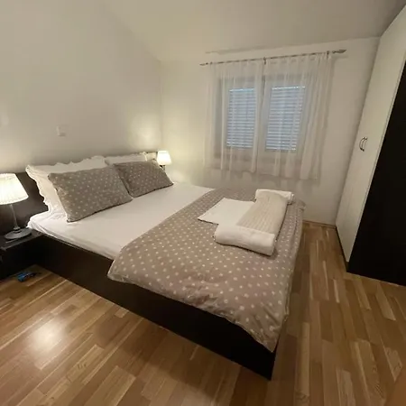 Roko&lovre Paklenica Apartment *